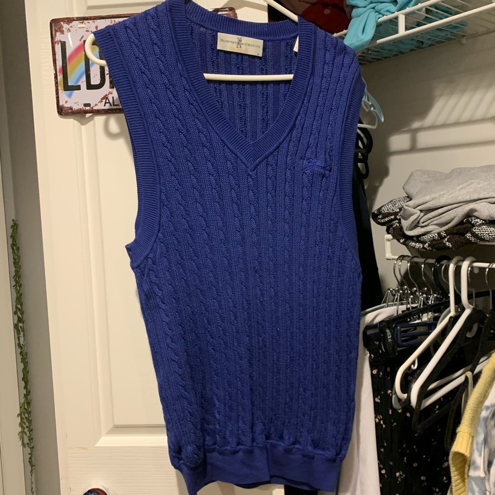 BLUE KNITTED SWEATER VEST SUPER SOFT SIZE MEDIUM CAN FIT LARGE RUNS A LITTLE BIG